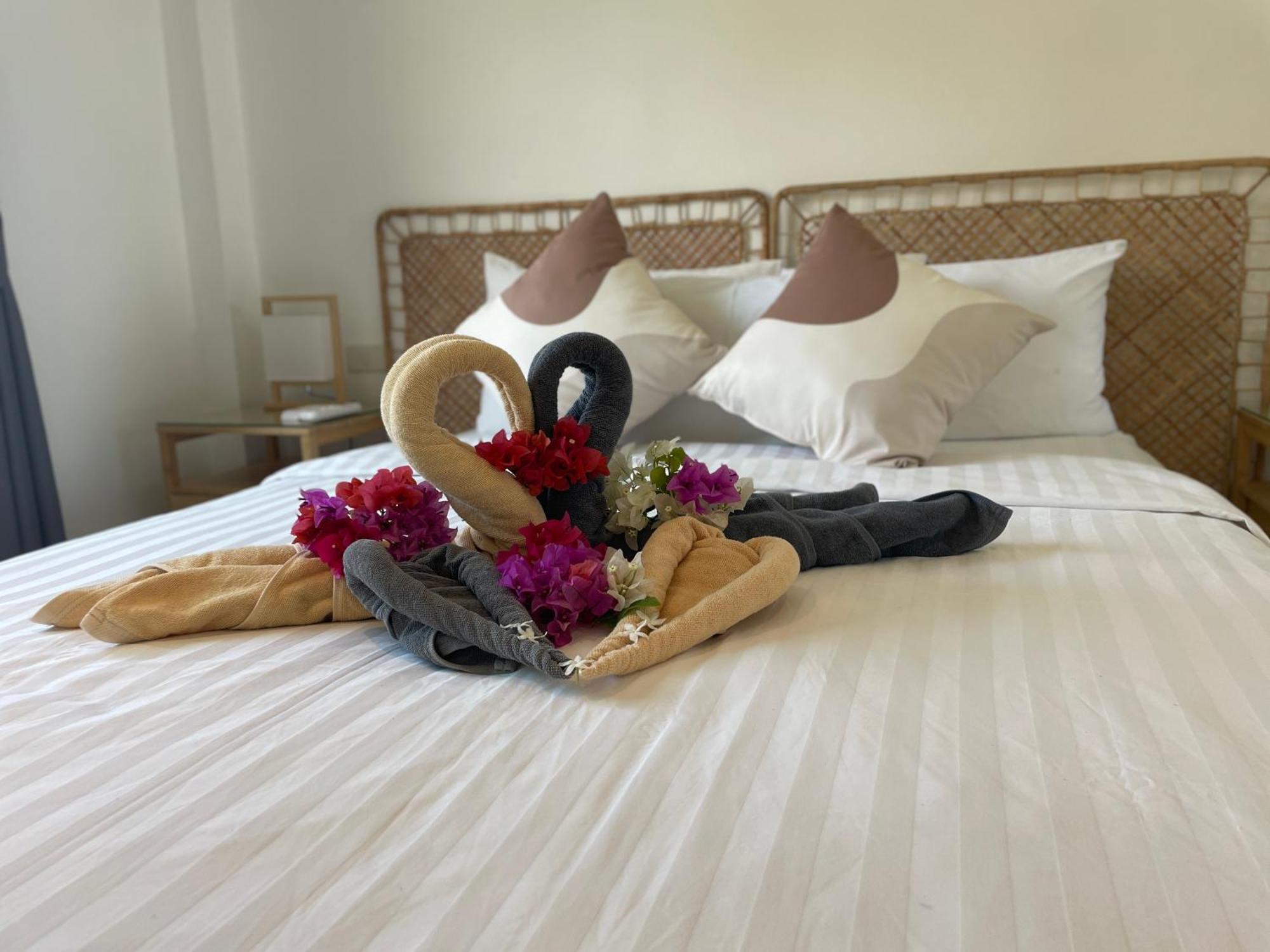 Baan Saint-Tropez Seaview Villas Kata Beach מראה חיצוני תמונה