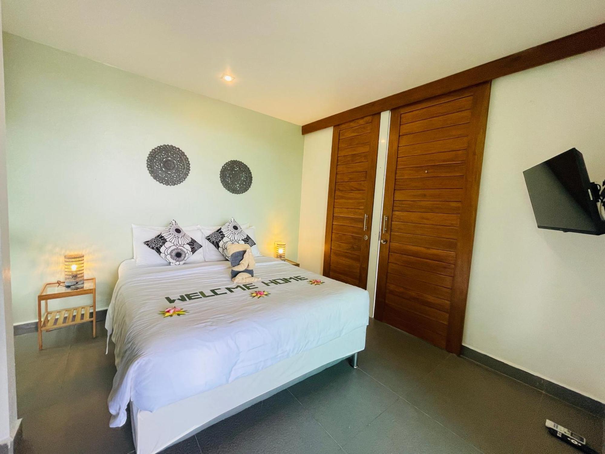 Baan Saint-Tropez Seaview Villas Kata Beach מראה חיצוני תמונה