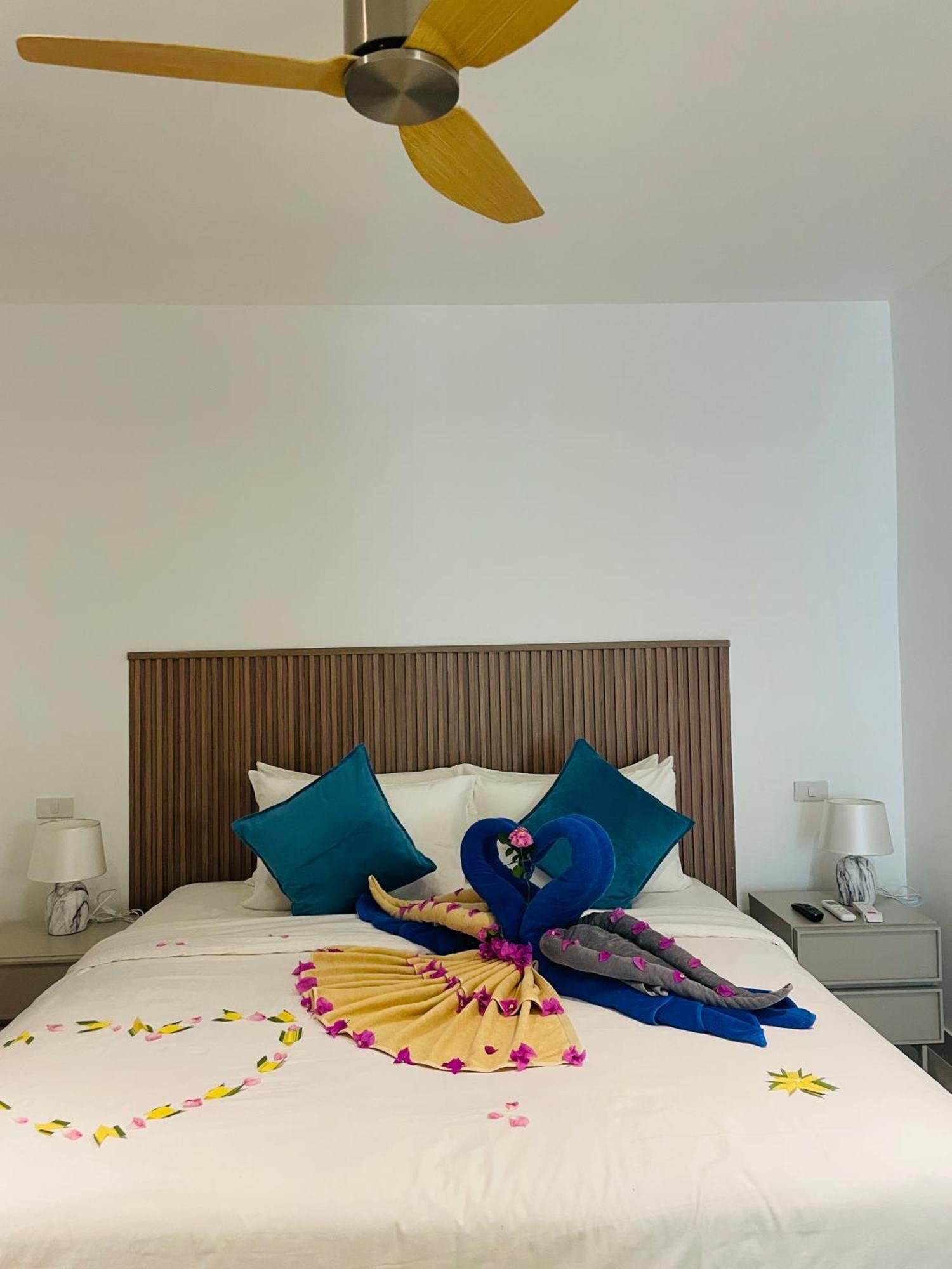 Baan Saint-Tropez Seaview Villas Kata Beach מראה חיצוני תמונה