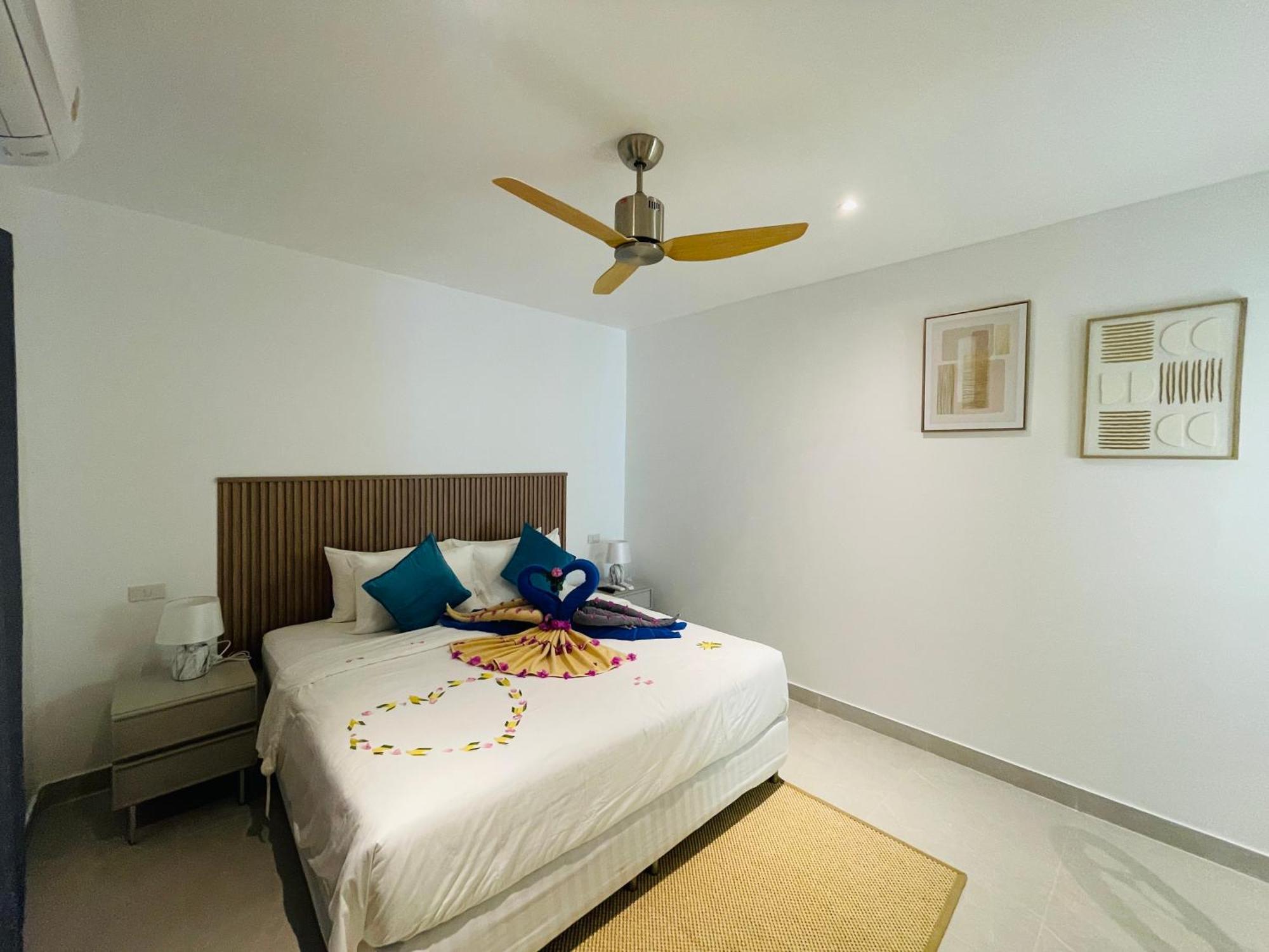 Baan Saint-Tropez Seaview Villas Kata Beach מראה חיצוני תמונה