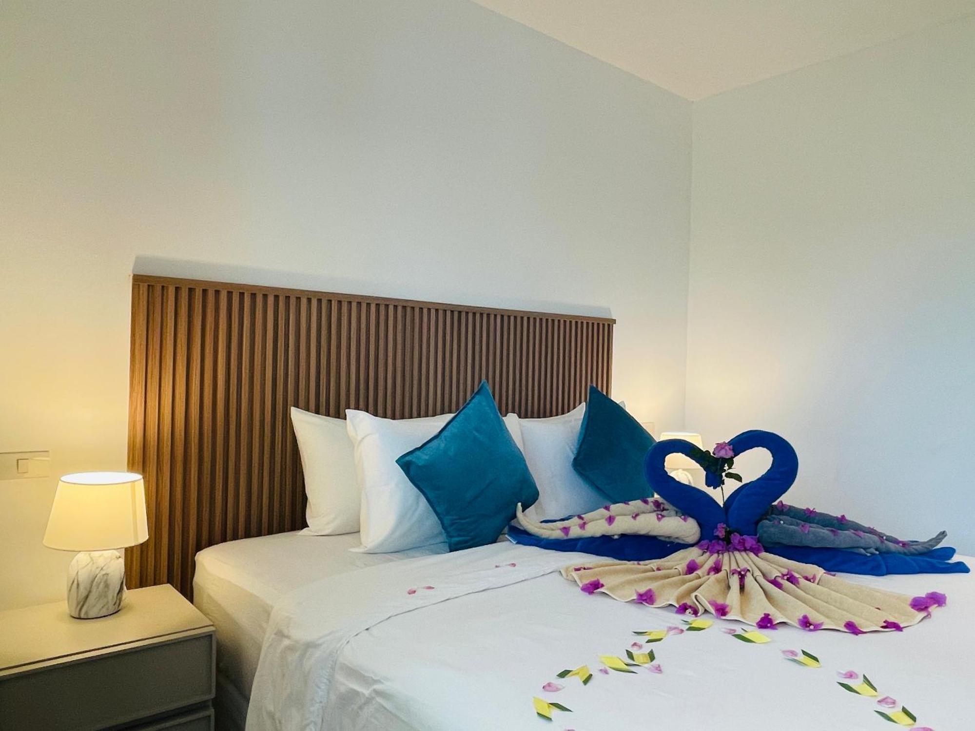 Baan Saint-Tropez Seaview Villas Kata Beach מראה חיצוני תמונה