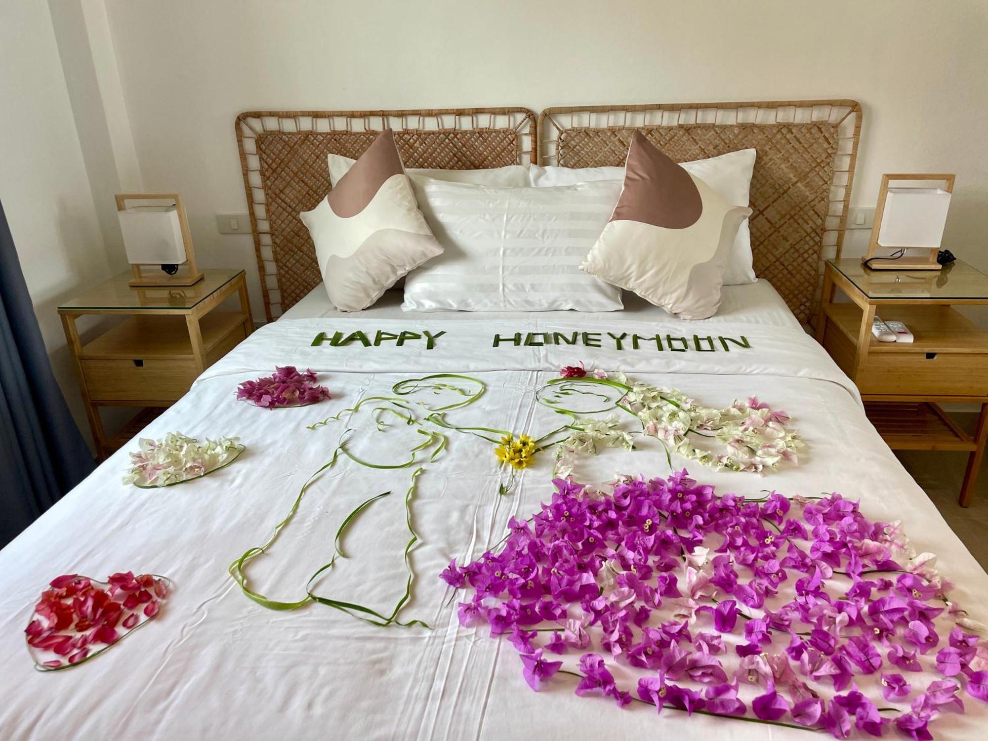 Baan Saint-Tropez Seaview Villas Kata Beach מראה חיצוני תמונה